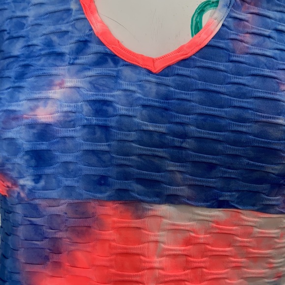 Bundle of 2 “Hot Kiss” Tye Dye Tanks - Picture 4 of 12